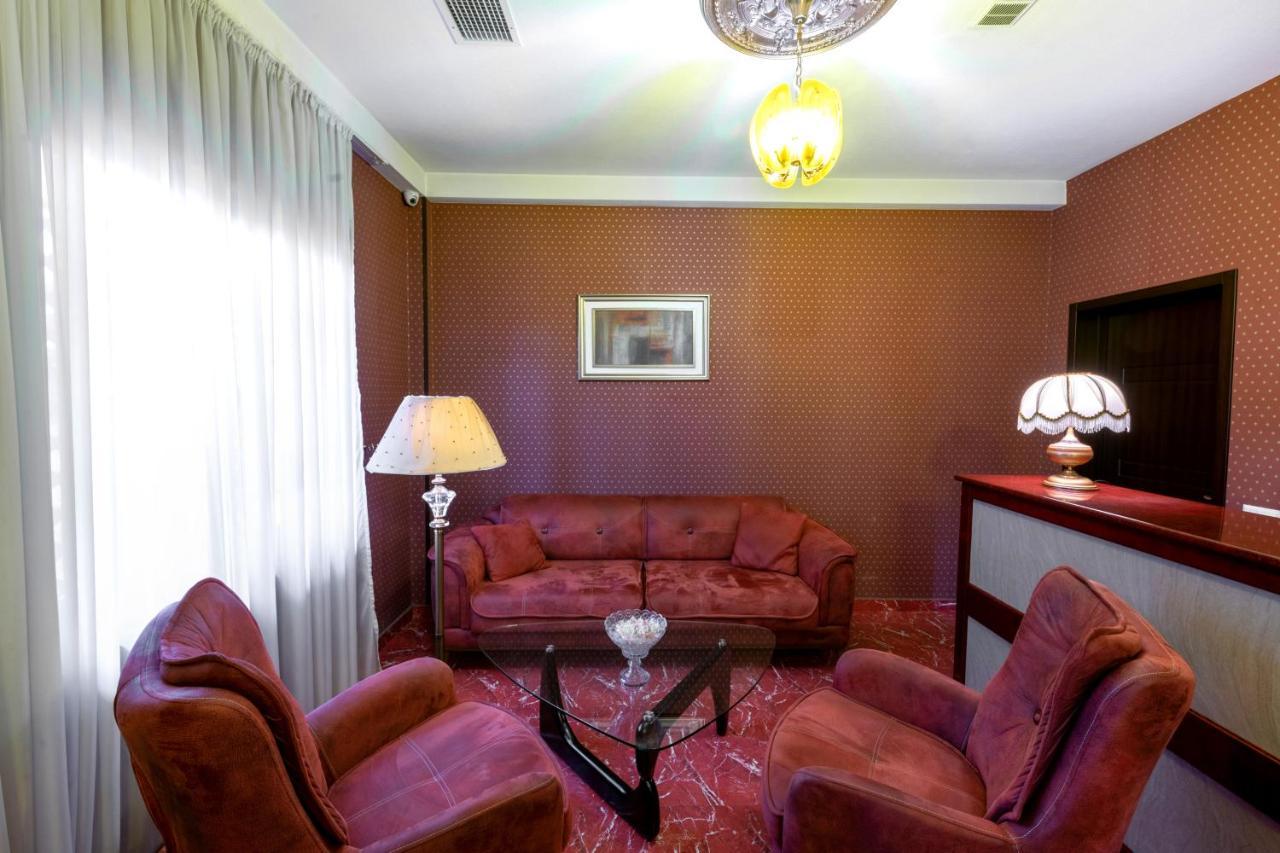 - Granada - Boutique Hotel - Tbilisi - Ngoại thất bức ảnh