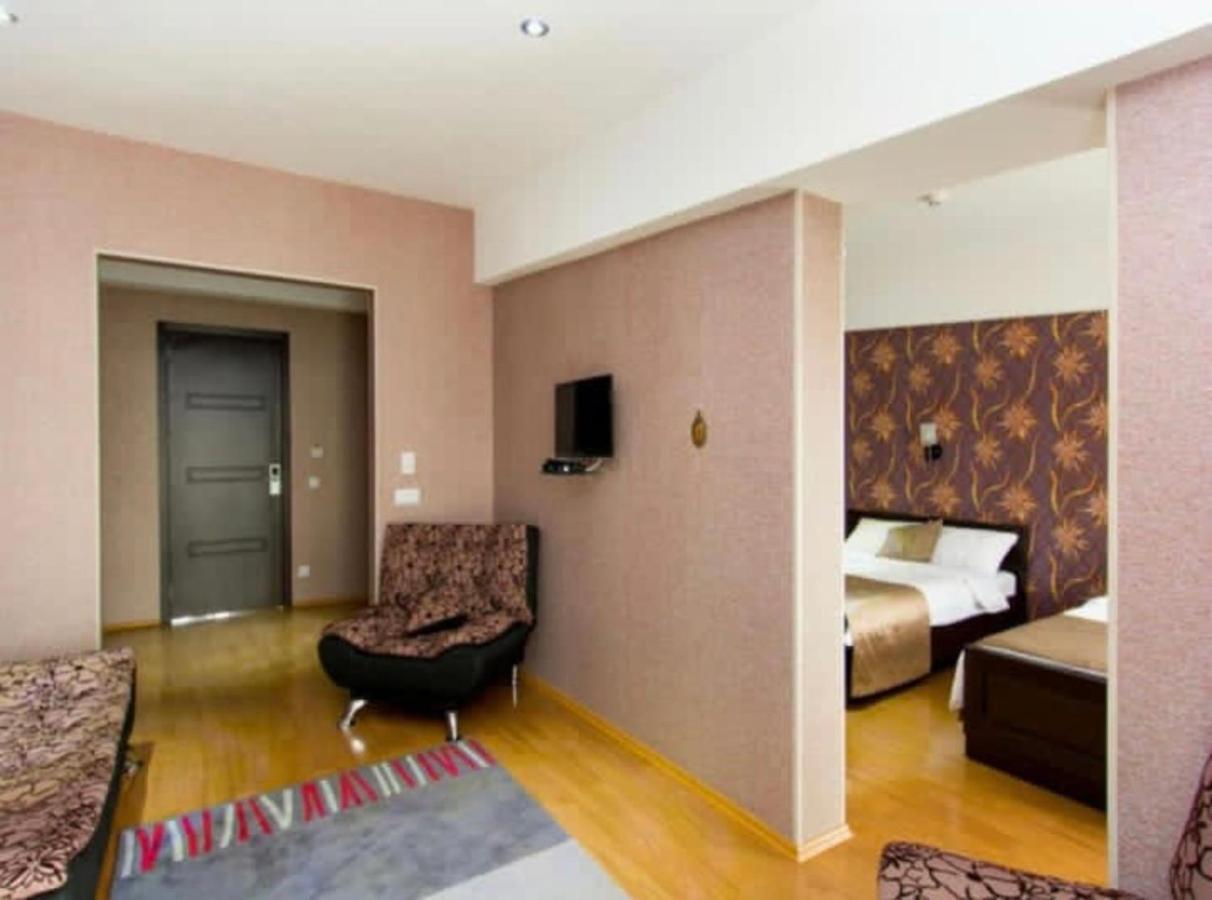 - Granada - Boutique Hotel - Tbilisi - Ngoại thất bức ảnh